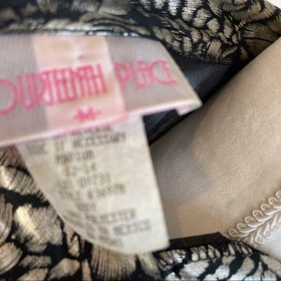 Fourteenth Place Vintage Womens Top Size Medium Black Silver Tiger Print - Picture 4 of 12